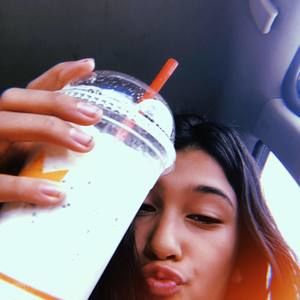 Meet your Posher, Gabi